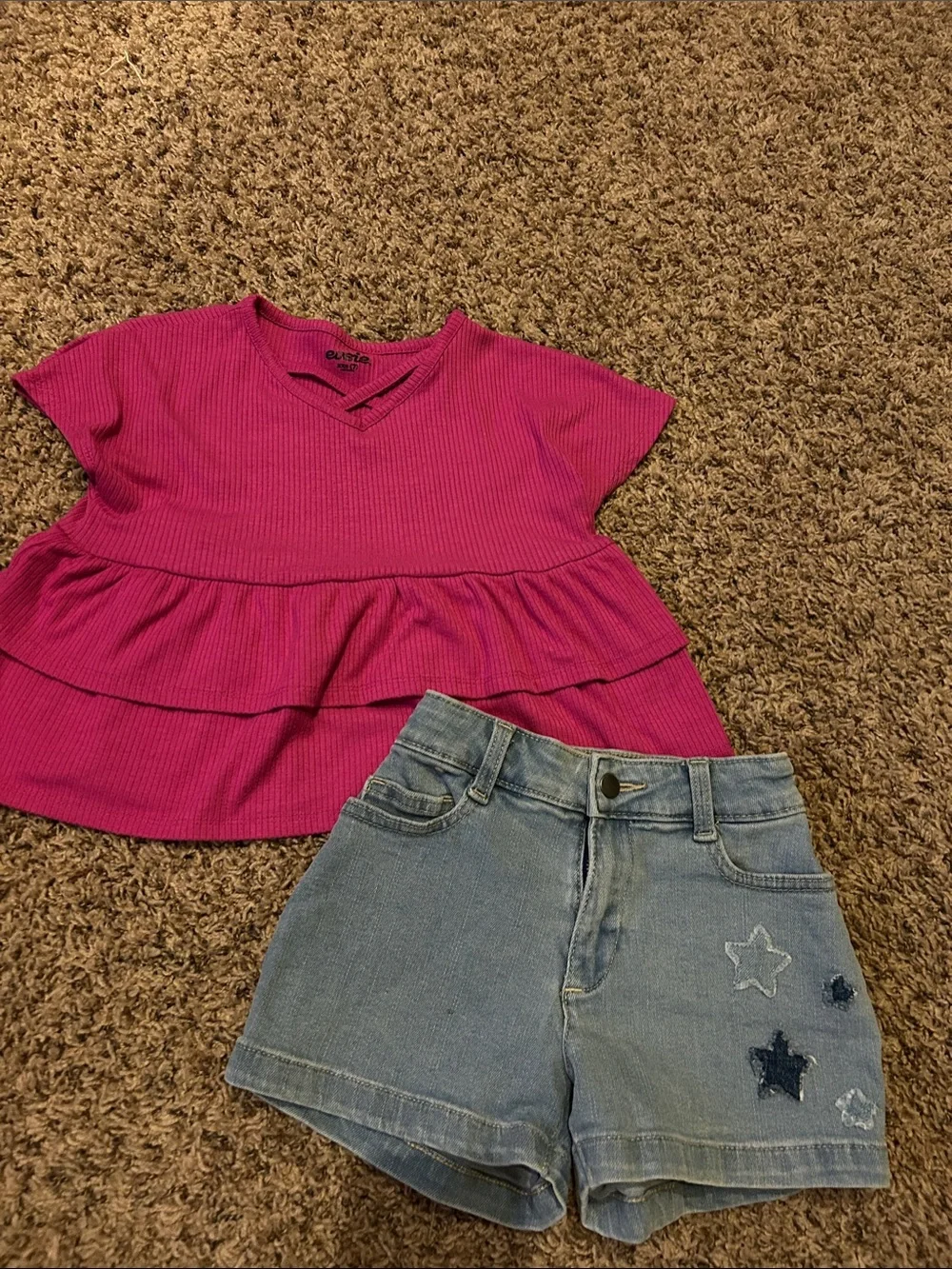 Maurices by Evsie Pink Short Sleeve Ruffle Peplum Top with denim star shorts (7)